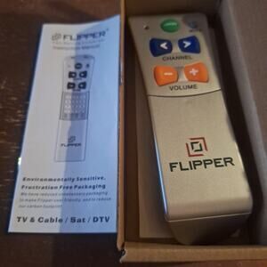 Flipper Simple Universal Big Button Remote Control, Silver - B002GRIYZ0 NIB